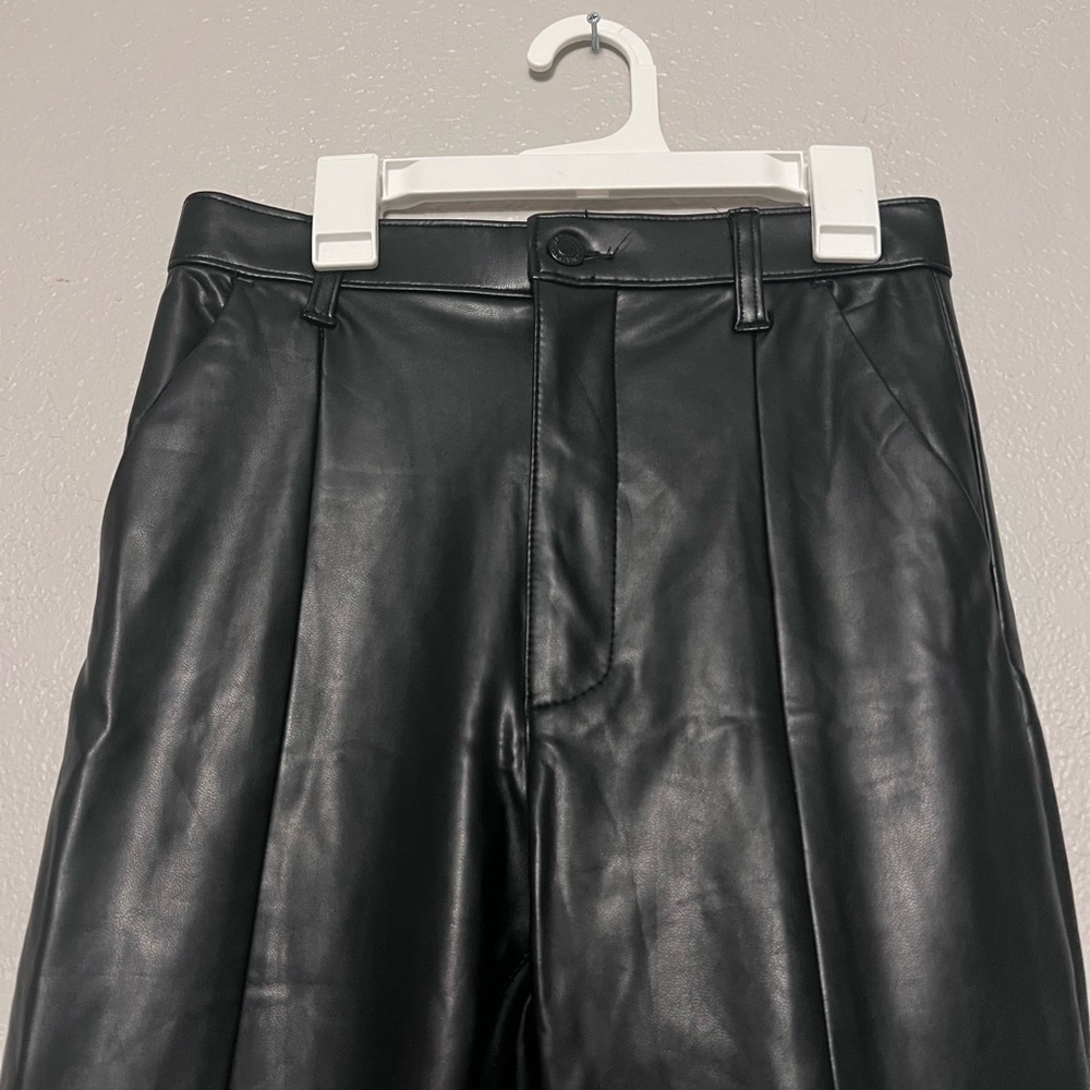 Abercrombie & Fitch Women The Skinny Ultra High Rise Faux Leather Black Jeans - Picture 2 of 8